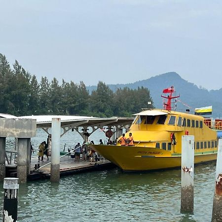 Marina Island Tiara Bay Villa Lumut Luaran gambar