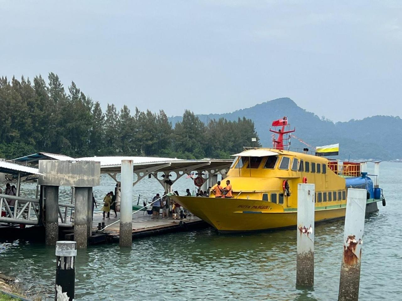 Marina Island Tiara Bay Villa Lumut Luaran gambar